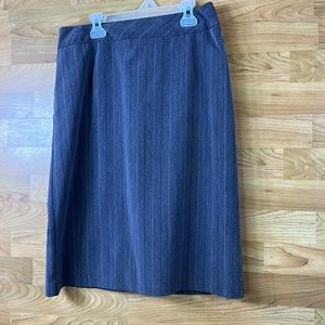Norton McNaughton Stretch Size 10 Striped Plumish/Grayish Color Skirt
